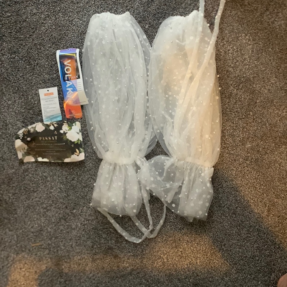 Passat Pearl boho wedding sleeves. Never worn and with tags! Missed the return
